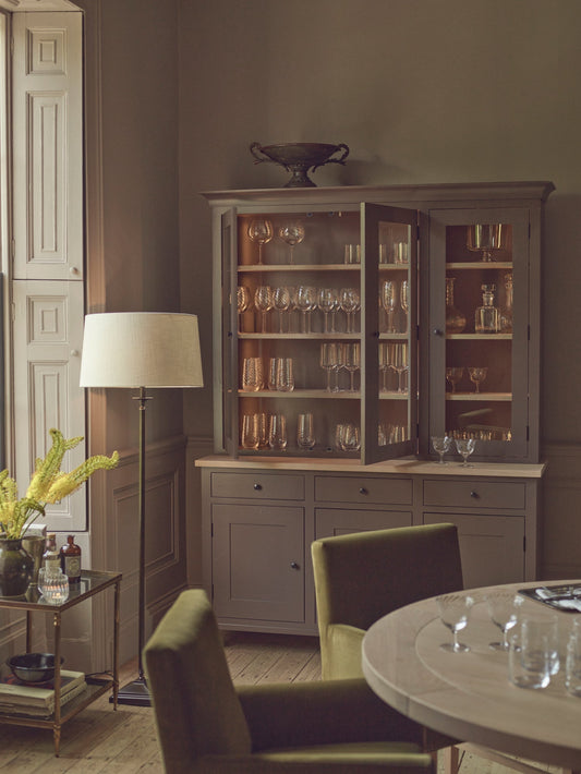 How to balance stronger, dark colours in a room scheme